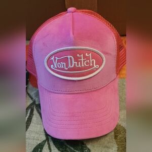 Von Dutch Vibrant Pink CRUSH velvet Trucker Hat